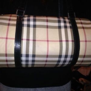 100% Authentic Burberry Barrel Nova Check Bag